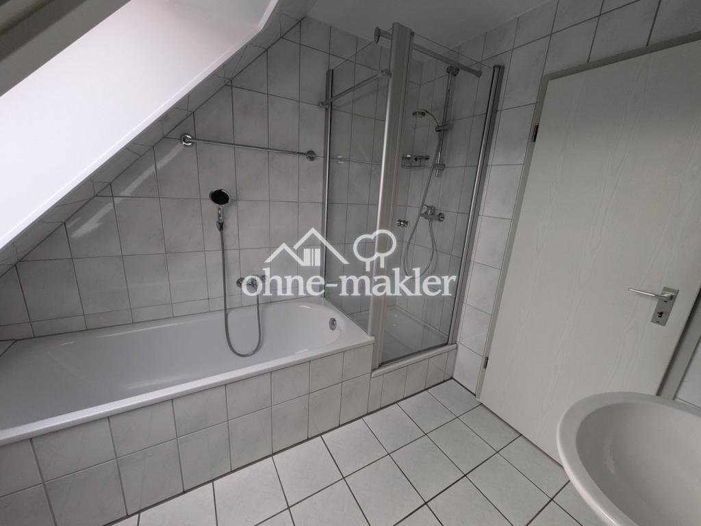 Frisch renovierte Dachgeschosswohnung - Foto 5