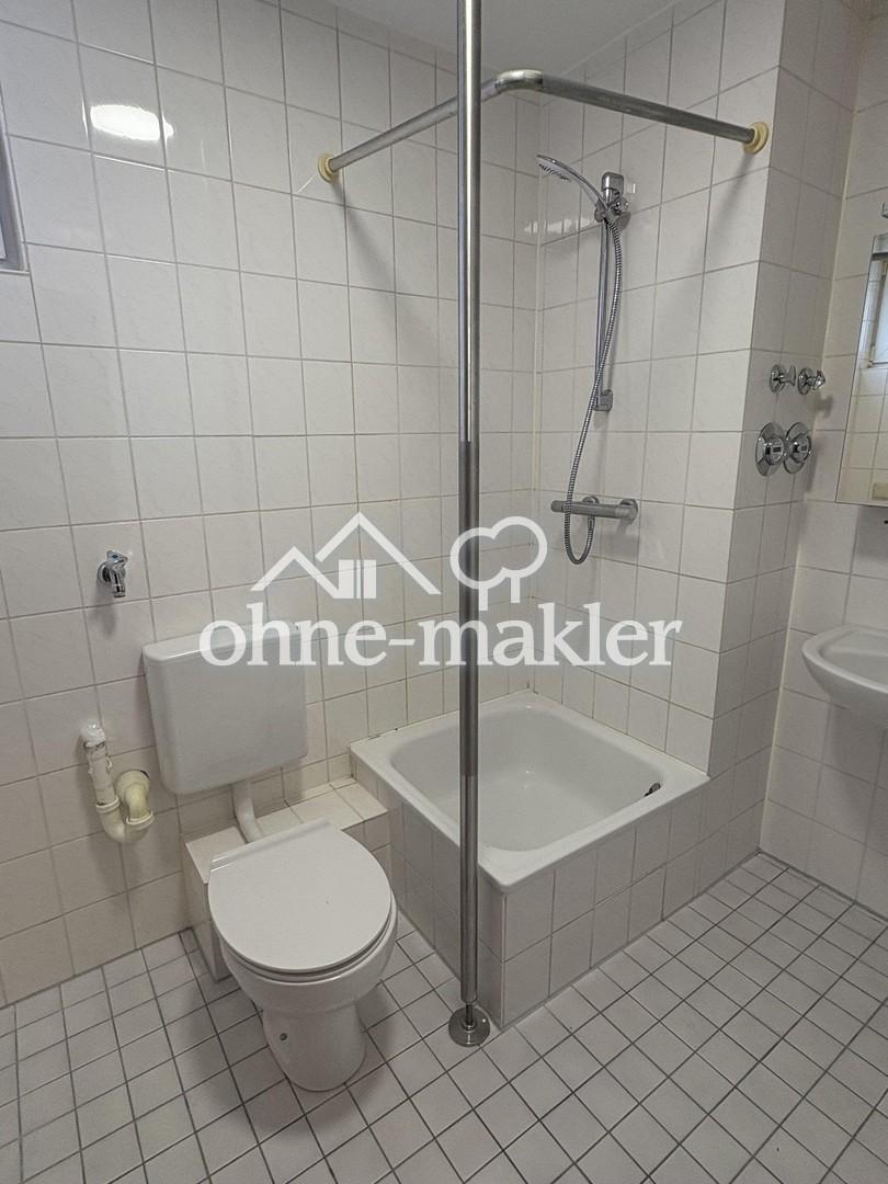 Ideal für Geschäftsleute und Studierende: 1-Zimmer-Wohnung mit Balkon und Tiefgaragenstellplatz - Foto 3