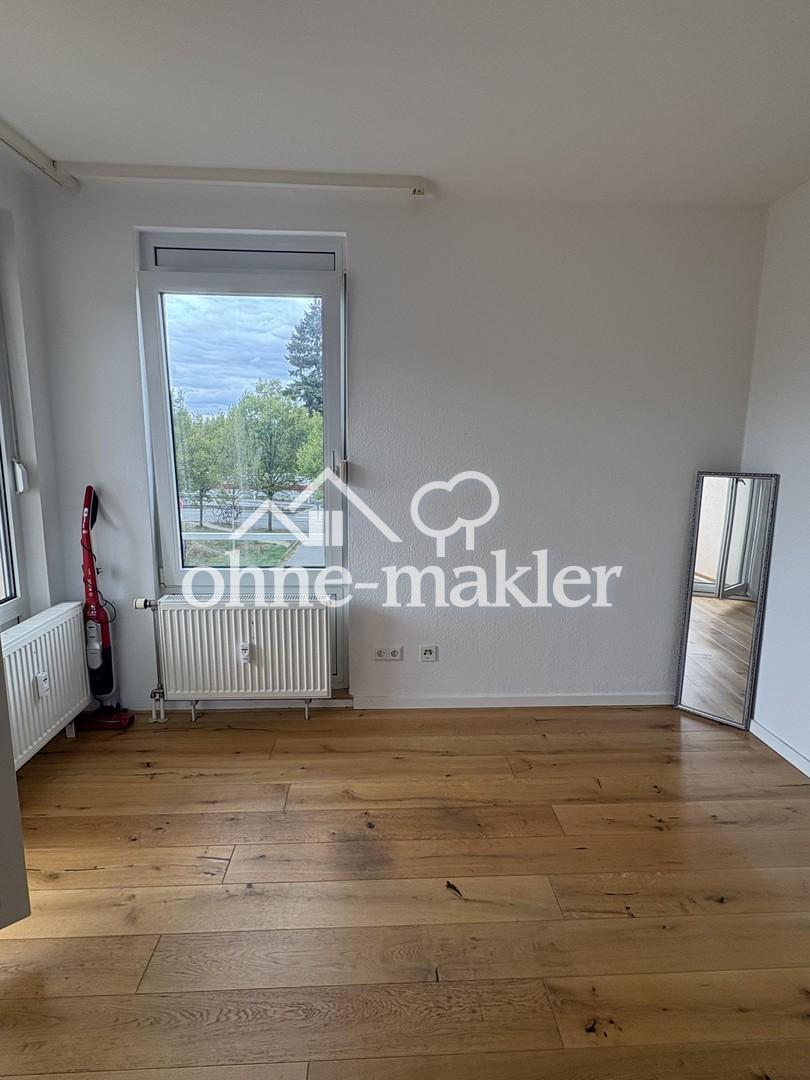 Ideal für Geschäftsleute und Studierende: 1-Zimmer-Wohnung mit Balkon und Tiefgaragenstellplatz - Foto 1