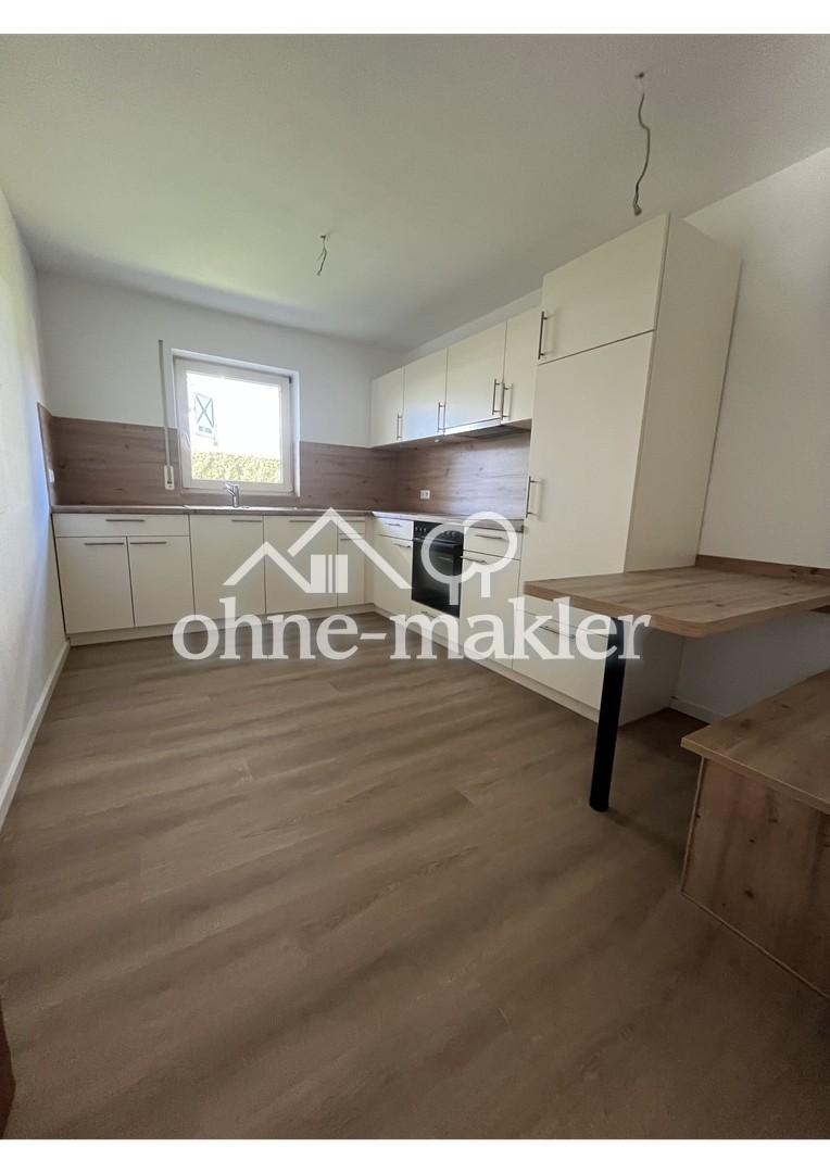 Hochwertig renovierte 2-Zimmer-Wohnung mit neuer Premium-Küche, modernem Bad und großer Terrasse - Photo 3