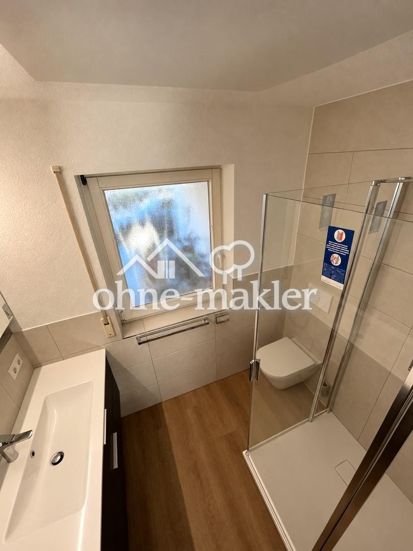 Hochwertig renovierte 2-Zimmer-Wohnung mit neuer Premium-Küche, modernem Bad und großer Terrasse - Photo 5