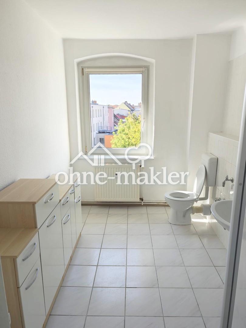 Helle 2-Zimmer-Dachgeschosswohnung mit großer Wohnküche in Fürstenwalde/Spree - Photo 3
