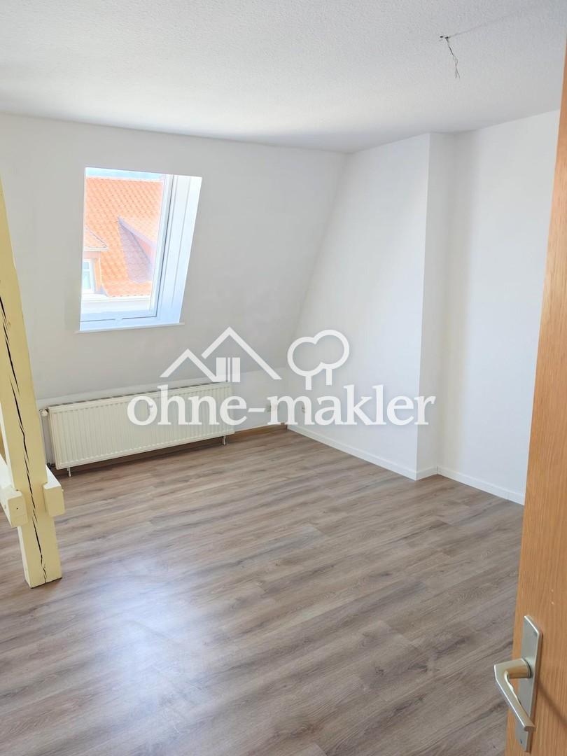 Helle 2-Zimmer-Dachgeschosswohnung mit großer Wohnküche in Fürstenwalde/Spree - Photo 4