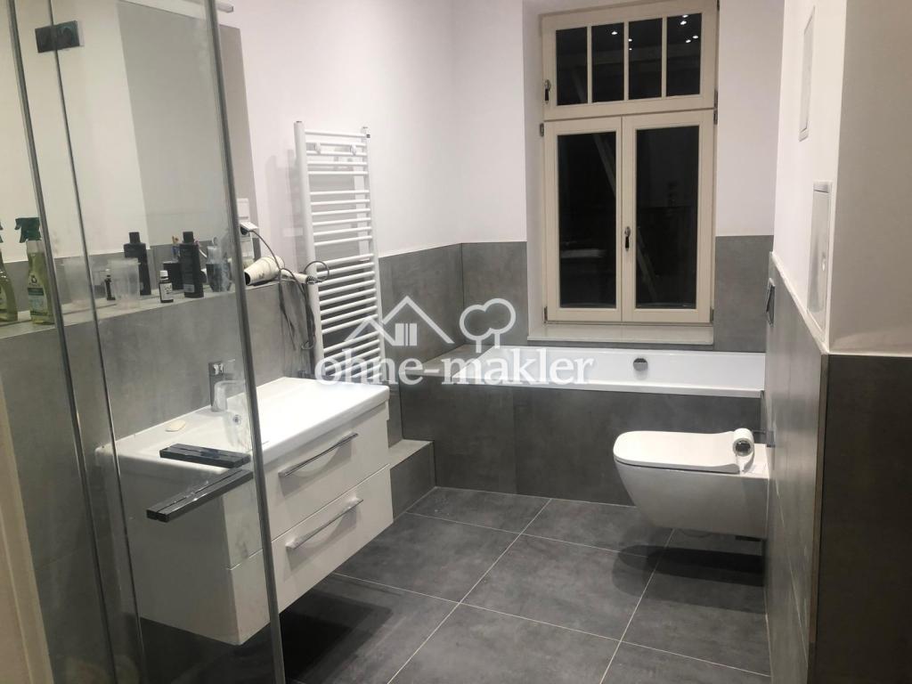 Neu sanierte 3-Zimmer-Wohnung mit Luxus-Einbauküche und großem Balkon - Photo 4