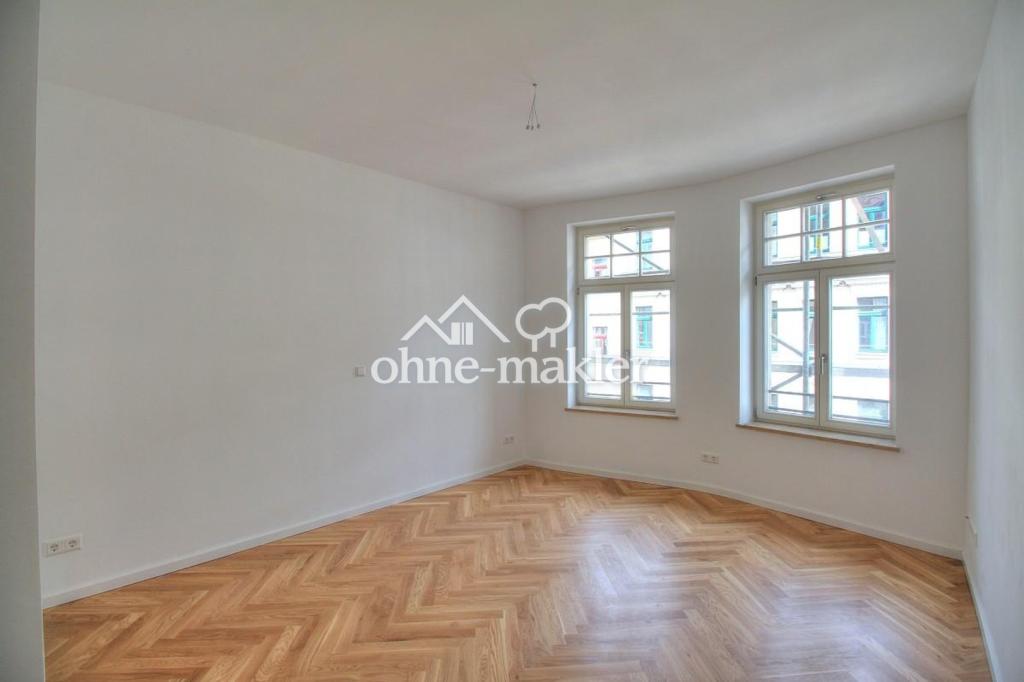 Neu sanierte 3-Zimmer-Wohnung mit Luxus-Einbauküche und großem Balkon - Photo 1
