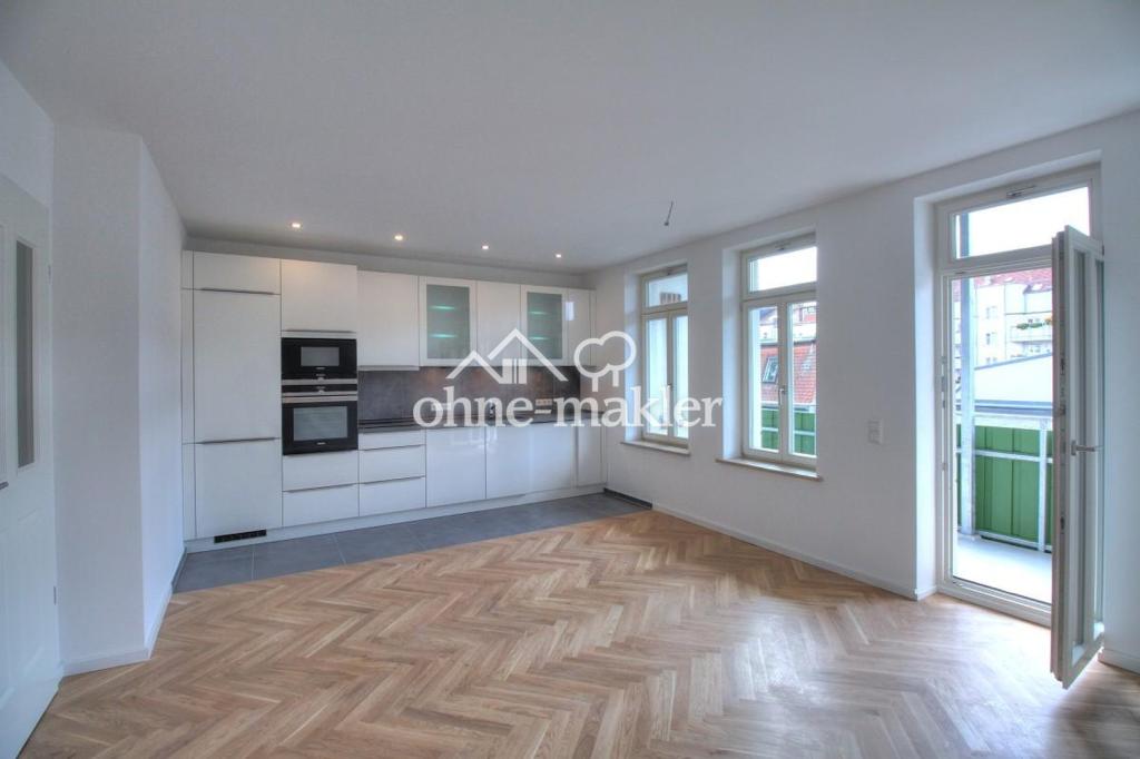 Neu sanierte 3-Zimmer-Wohnung mit Luxus-Einbauküche und großem Balkon - Photo 2