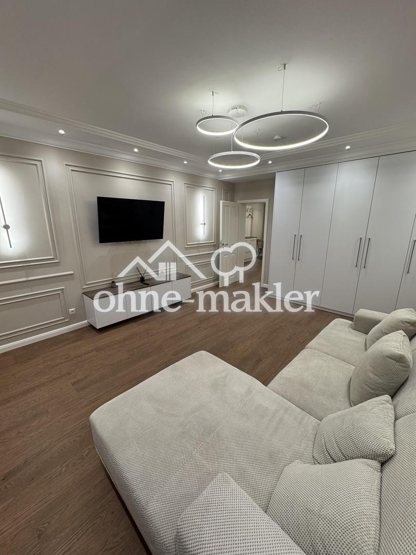Hochwertig möblierte 2-Zimmer-Wohnung mit Balkon, Einbauschränken & elektrischen Rollläden - Foto 1