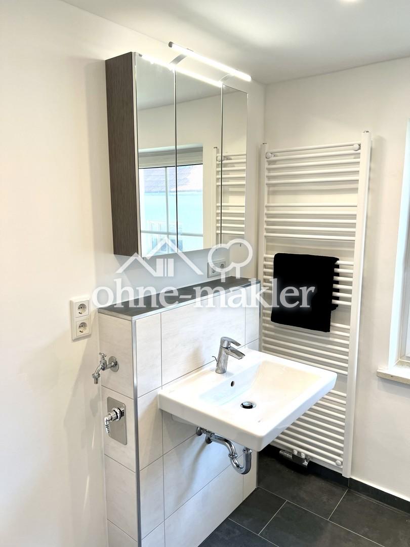 Wohntraum im Grünen: Moderne, ruhige 2-Zi-Whg mit toller Dachterrasse, neuer Küche und Regendusche - Photo 5