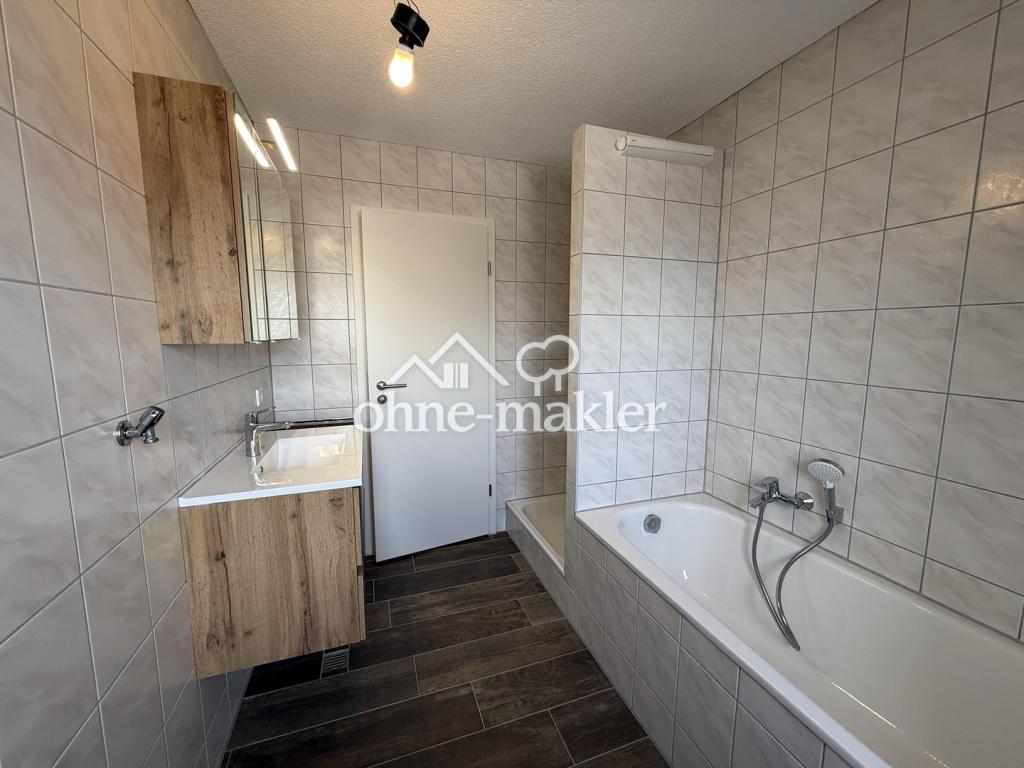 Großzügige 3-Zimmer DG Wohnung in Emmingen mit Balkonen - Photo 4