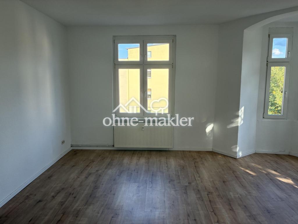 2-Raum-Wohnung mit Einbauküche - modernisiert, großzügig, zentral - Foto 2