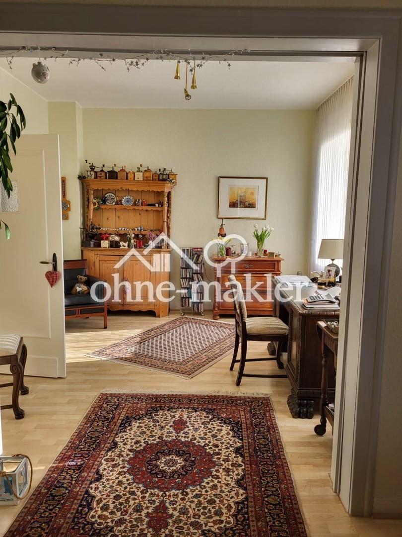 Charmante 4-Zimmer-Erdgeschosswohnung mit großer Terrasse, eigenem Garten und Doppelgarage - Photo 2