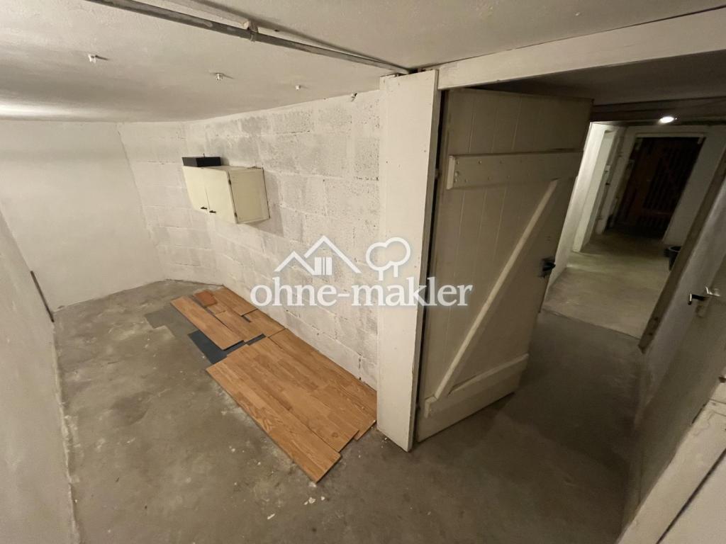 Sonnige 3 Zimmer DG-Whg.m.Stellplatz und Einbauküche in Stammheim ruhige Straße - Photo 5