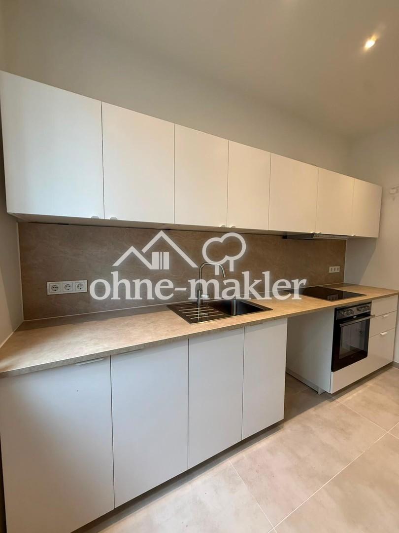 Renovierte 2-Zimmer Wohnung mit Balkon & brandneue Einbauküche, nähe FU-Berlin - Photo 1