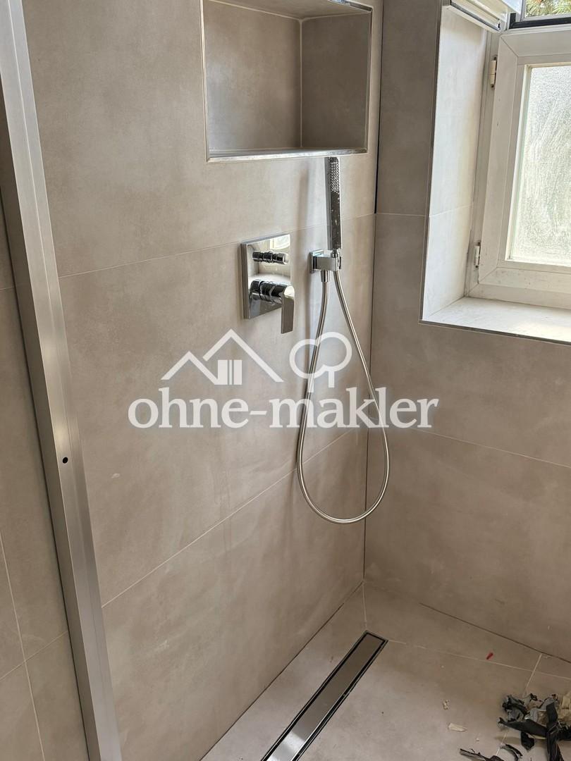 Renovierte 2-Zimmer Wohnung mit Balkon & brandneue Einbauküche, nähe FU-Berlin - Photo 3
