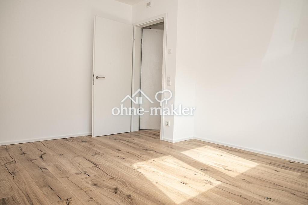 Erstbezug nach Kernsanierung - 65 qm große 3 Zi. Wg. mit Balkon - Photo 5