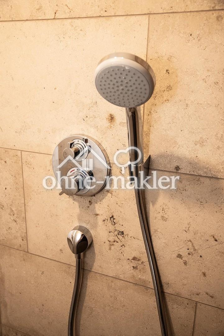 Erstbezug nach Kernsanierung - 65 qm große 3 Zi. Wg. mit Balkon - Photo 1