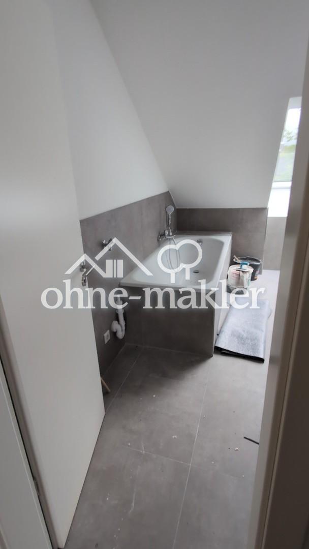 Helle 2-Zimmer-Wohnung (DG, ca. 70m², Erstbezug!) - Photo 5