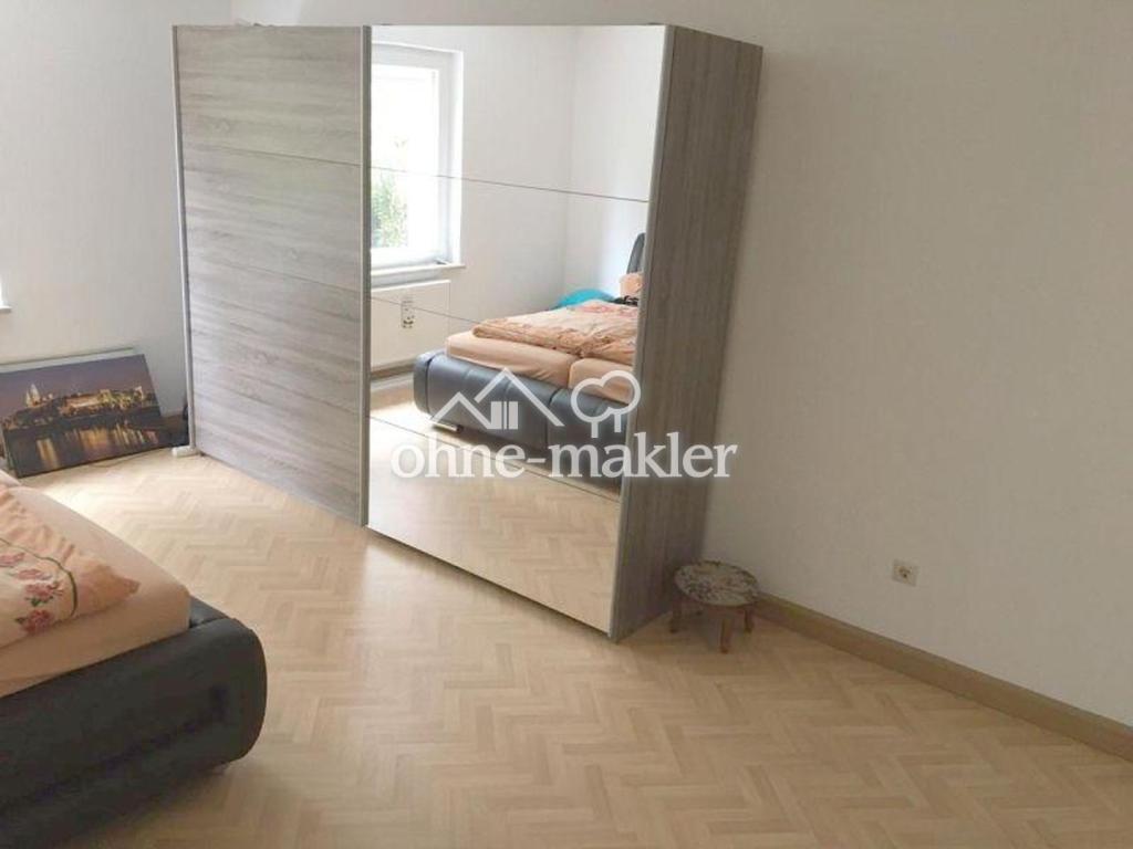 Sehr schöne, helle 2 Zi - Whg mit Einbauküche, Süd-Balkon und Autostellplatz in Augsburg - Pfersee - Photo 2
