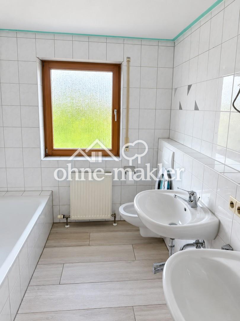 Großzügige 4-Zimmer-OG-Wohnung mit EBK, Balkon, Garage und Stellplatz - Foto 4