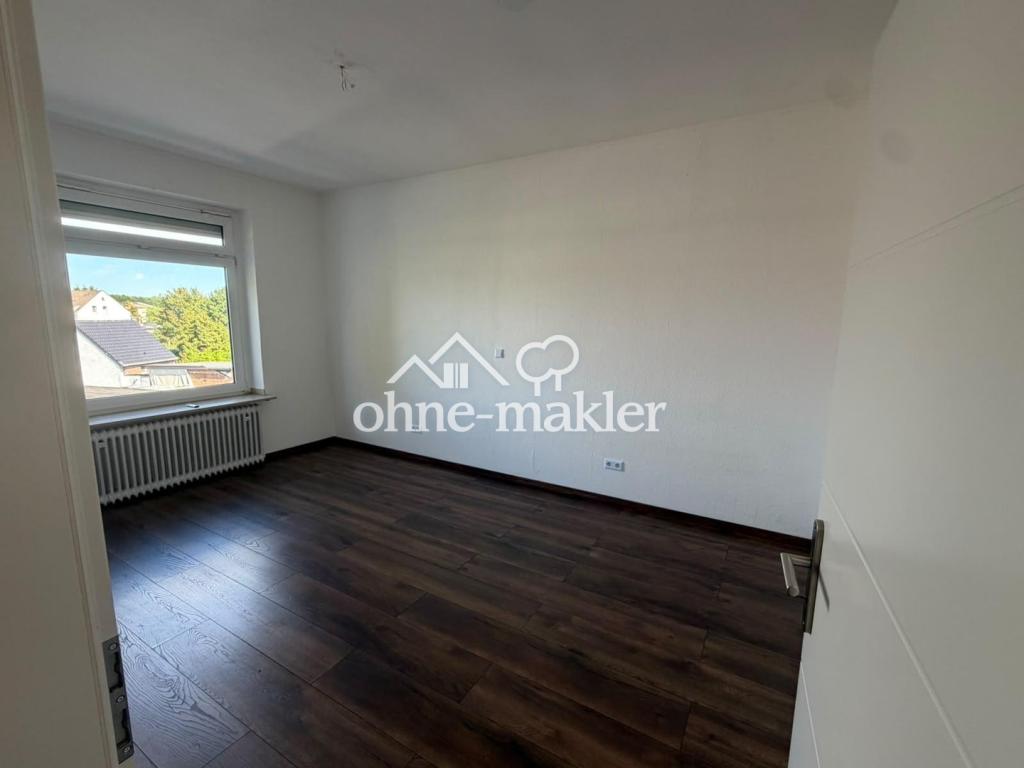 Wohnen mit Charme: 3-Zi.-Altbauwohnung mit Balkon in Hilden - Photo 1