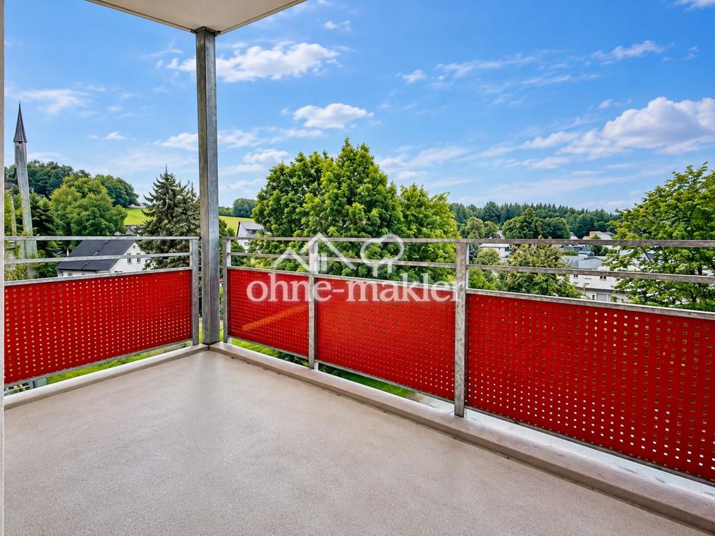 Top sanierte 2-Zimmer-Wohnung mit großem Balkon & tollem Ausblick in Thum - Photo 2