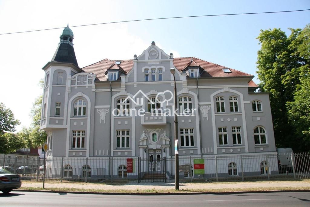 Großzügige 2 Raum-Wohnung in denkmalgeschützter Villa - Foto 3