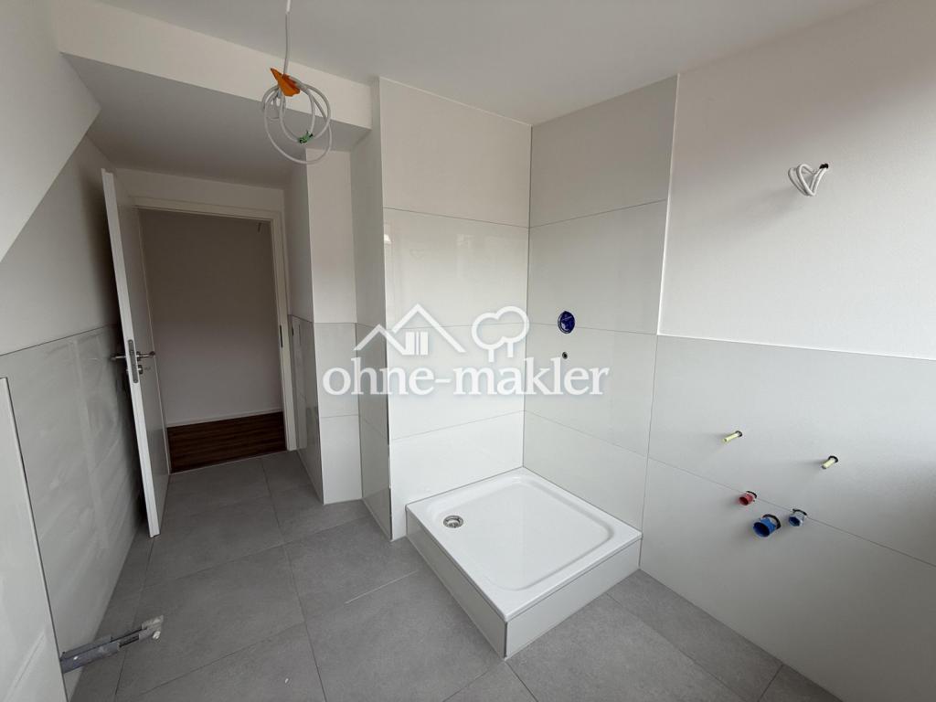 Stilvolle, kernsanierte 1,5-Zimmer-Dachgeschosswohnung in zentraler und ruhiger Lage von Eching - Photo 1