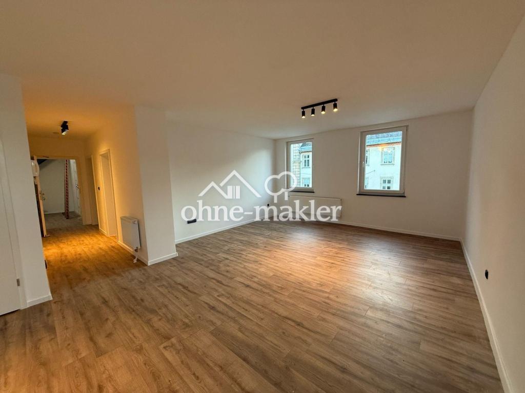 Wunderschöne 3 Zimmer-Wohnung in Hof mit Balkon und Küche - Photo 1