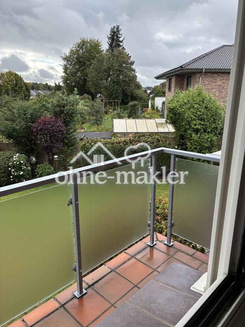Schöne, renovierte 2 Zimmer- Wohnung mit Balkon - Photo 2