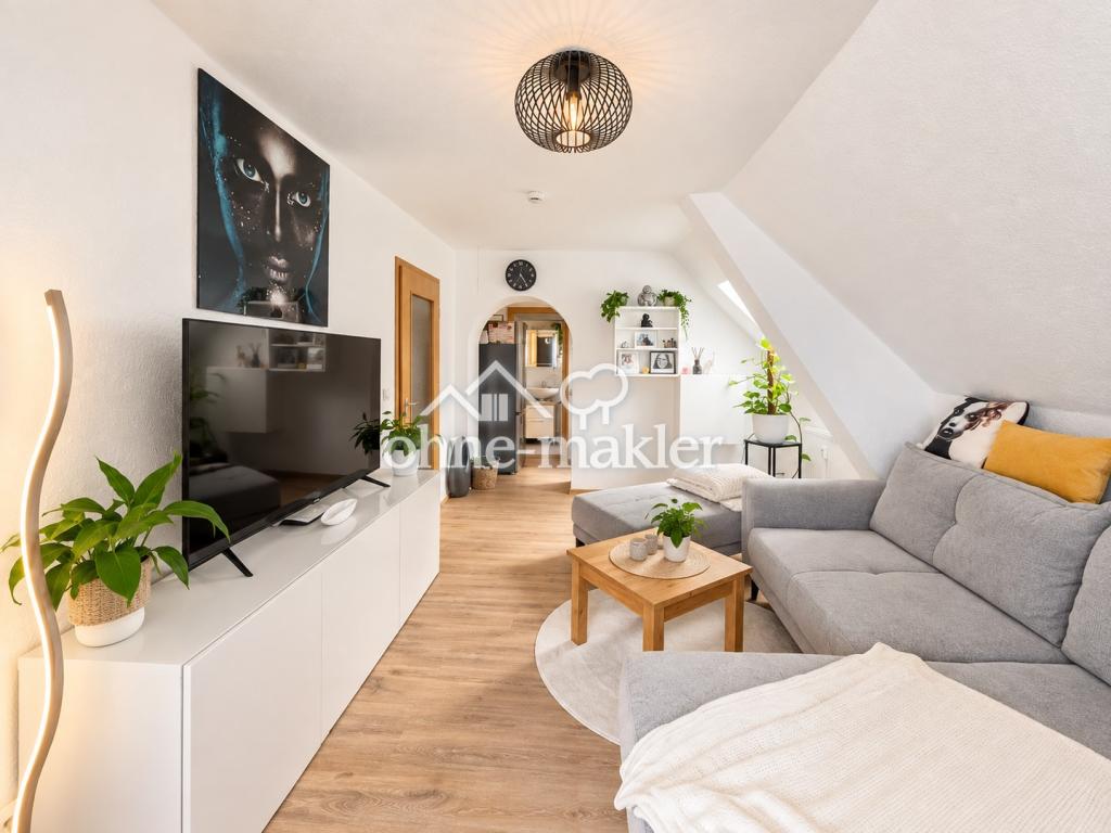 schöne 2 Zimmer DG-Wohnung, frei ab 01.12. - Foto 1