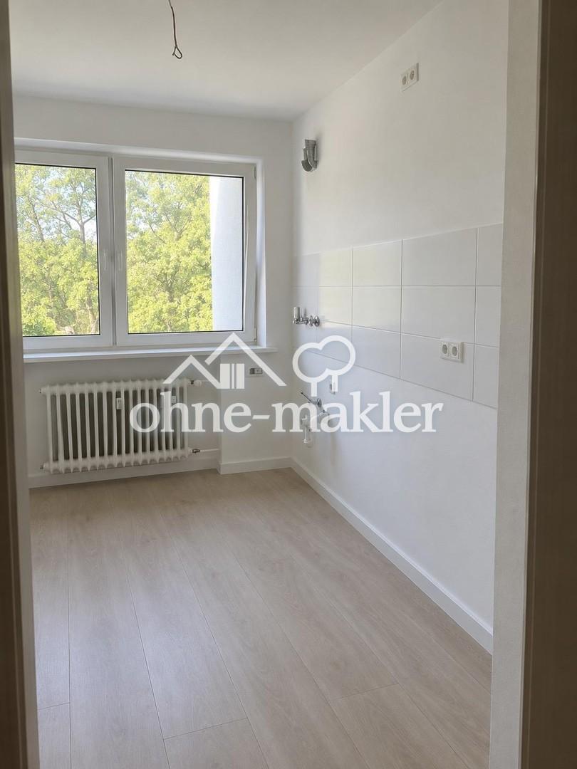 Erstbezug nach Sanierung, moderne 3-Zimmer-Wohnung mit Südloggia und 2 Stellplätzen in Englschalking - Photo 2