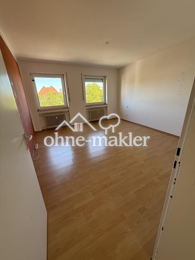 3-Zimmer-Wohnung im 4. OG mit Aufzug – mit Raum für eigene Ideen in zentraler Lage von Nürnberg - Photo 1