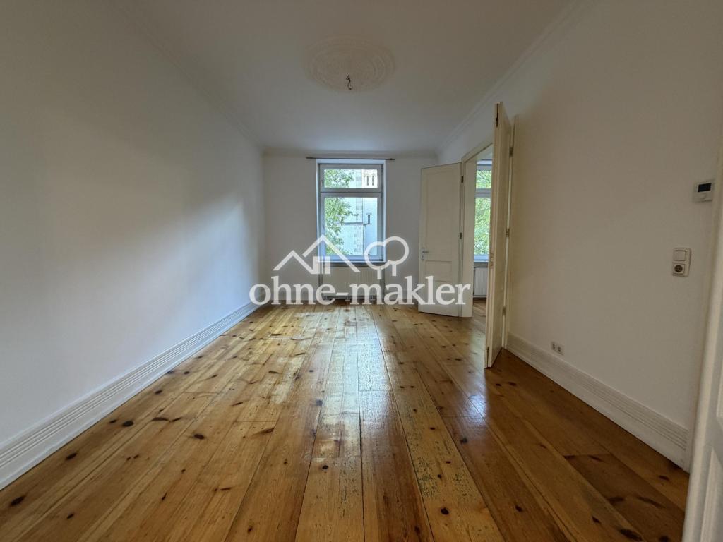 3,5-Zimmer-Altbauwohnung im Nordend mit Balkon, EBK und 3m hohen Decken - Foto 1