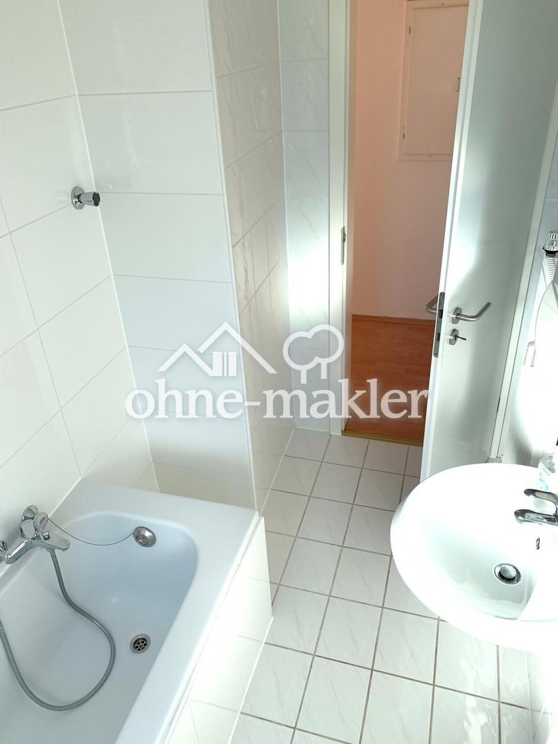 Schöne helle 2,5-Zimmerwohnung mit neuem Tageslichtduschbad und Süd-Westbalkon - Photo 4
