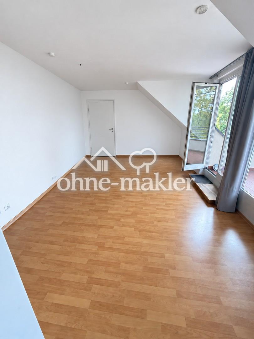 Exklusive 3-Zimmer Dachgeschosswohnung mit großem Balkon & Tiefgarage in Velten - Photo 1