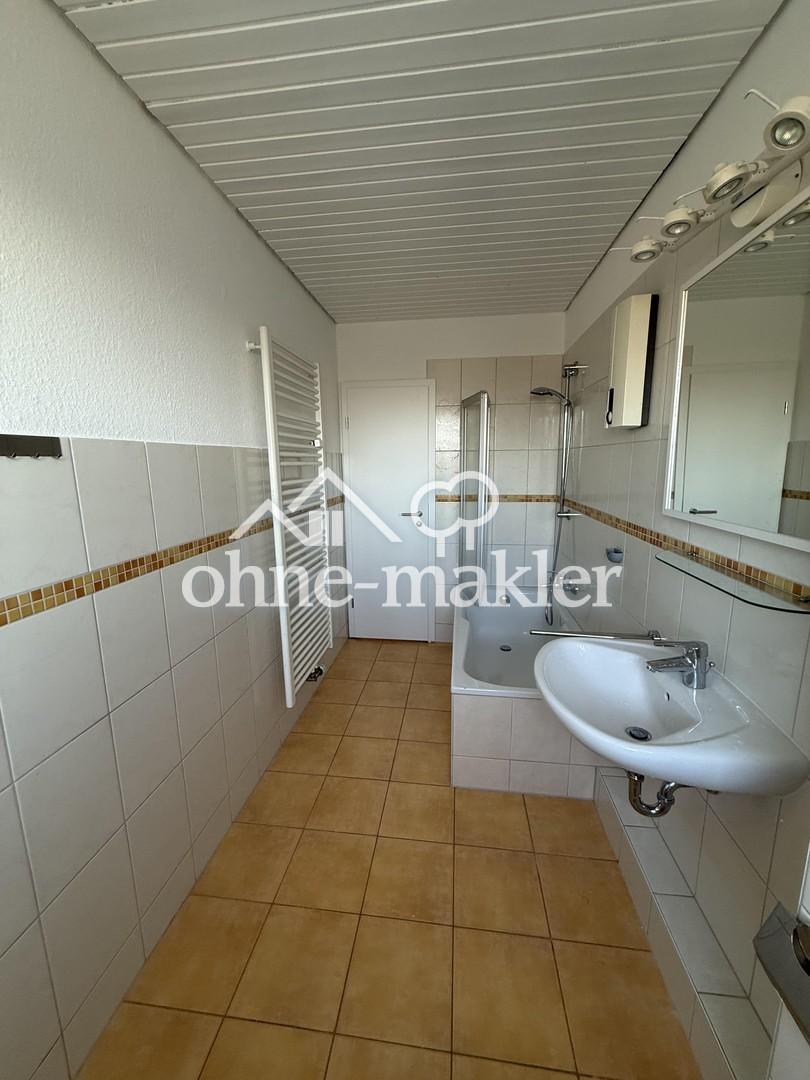 frisch renovierte 3-Zimmer-Wohnung mit Küche und Bad - Foto 4
