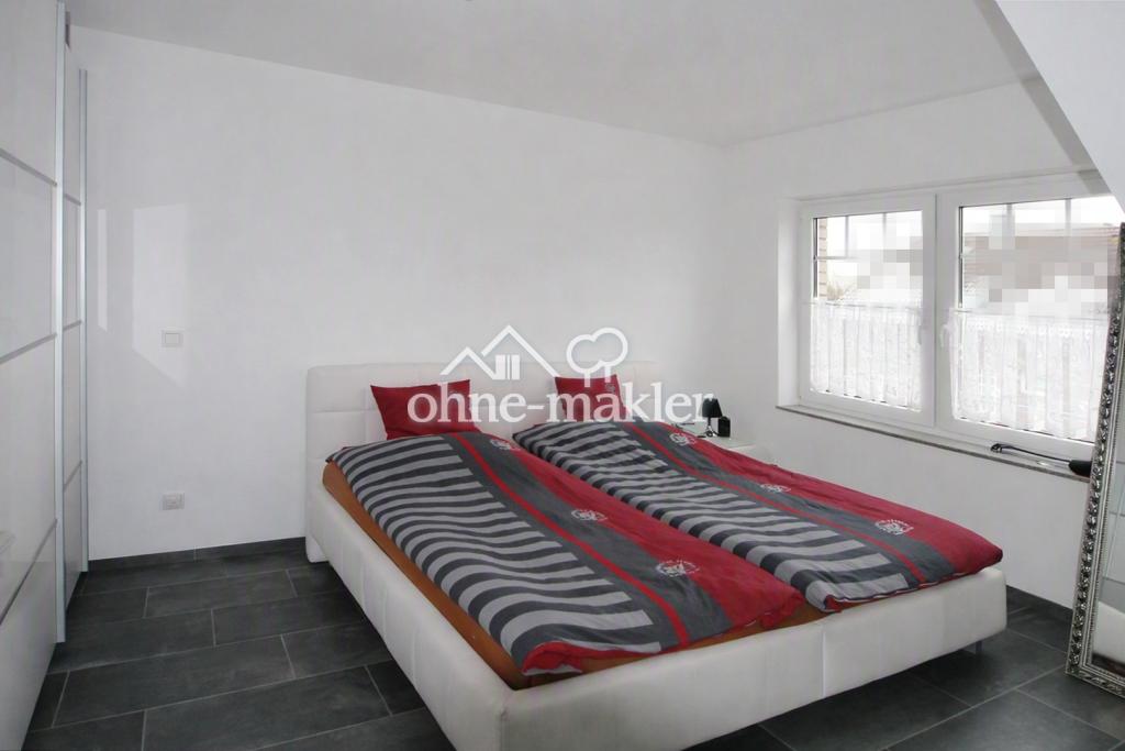 Lichtdurchflutetes Single-Schatzkästchen: Gehobene DG-Wohnung mit Balkon - Foto 3