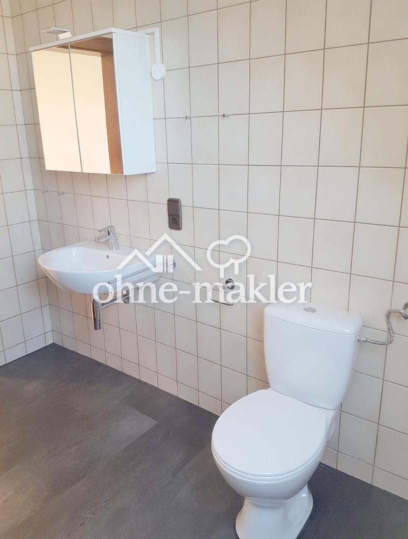 Helle Dachgeschosswohnung mit Marktplatzblick – zentral in Bad Buchau - Photo 2