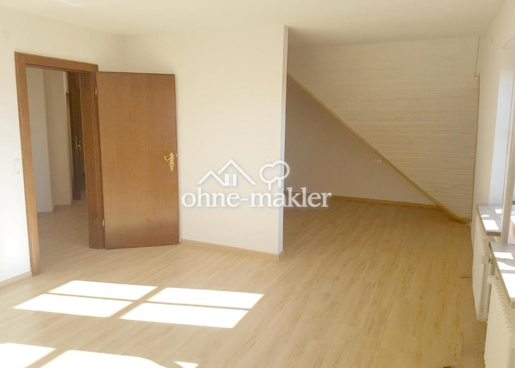 Helle Dachgeschosswohnung mit Marktplatzblick – zentral in Bad Buchau - Photo 1