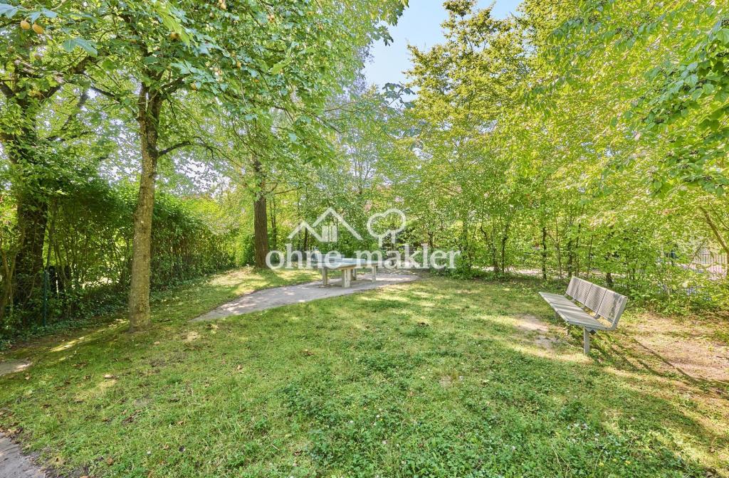 Neubau: Helle und ruhige Zwei-Zimmer-Wohnung mit luxuriöser Innenausstattung mit Balkon und EBK - Photo 3