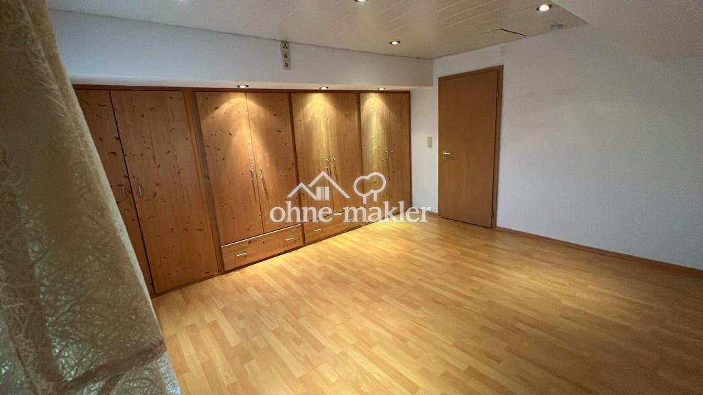 Großzügige teilmöblierte 4-Zimmerwohnung mit Balkon & EBK - Foto 2