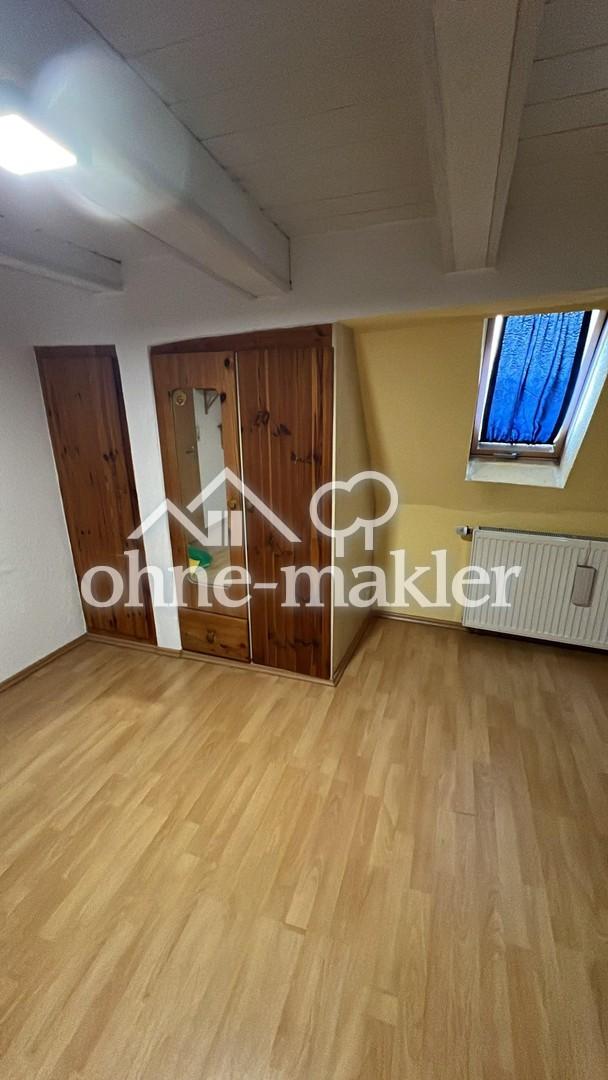 Großzügige teilmöblierte 4-Zimmerwohnung mit Balkon & EBK - Photo 5