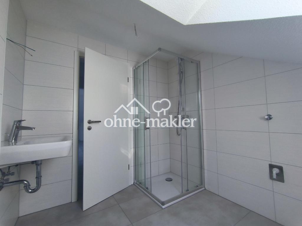 Erstbezug kernsanierte 2-Zim.-Wohnung mit Balkon, Fußbodenheizung, Wärmepumpe in Brigachtal - Photo 2