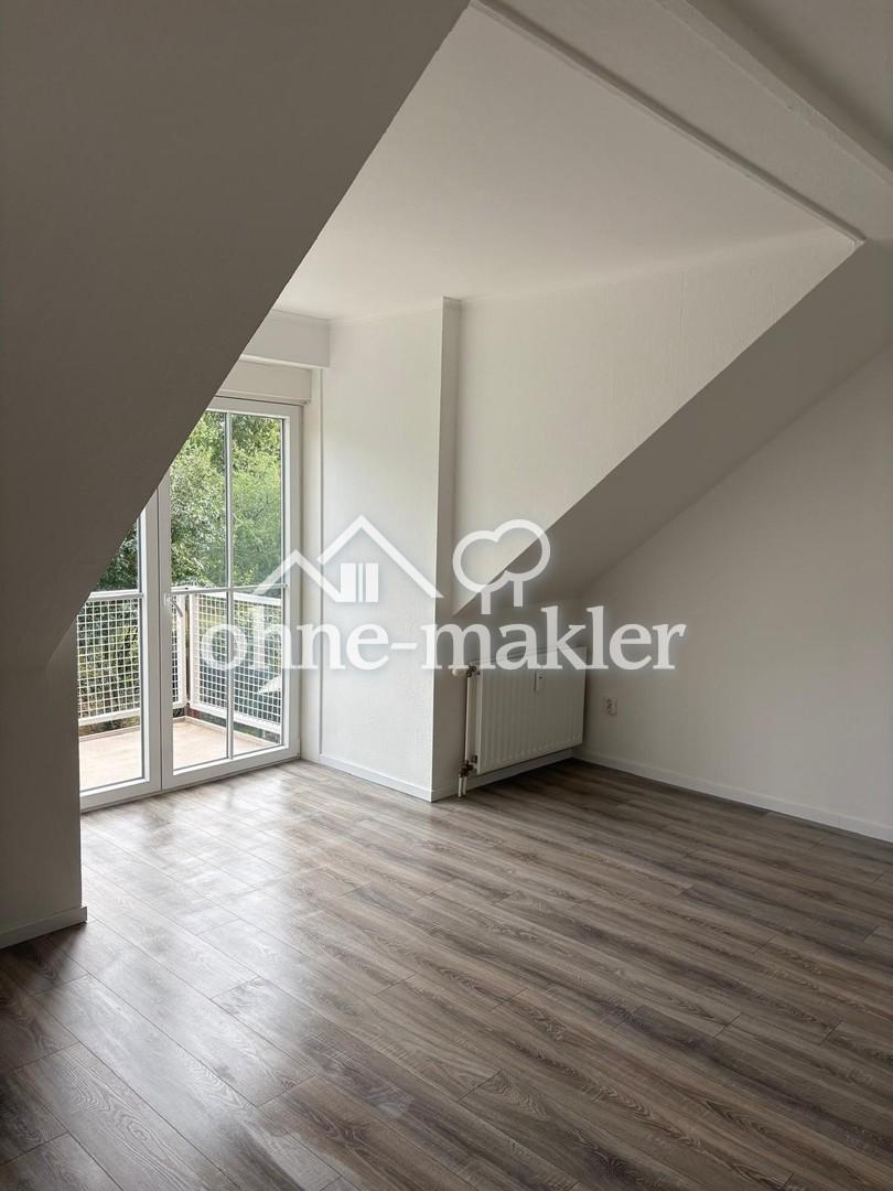 Motzen Am See Helle ruhige 2 Zimmer Dachwohnung im 1.OG mit Blick ins Grüne, Einbauküche, gr. Balkon - Photo 1