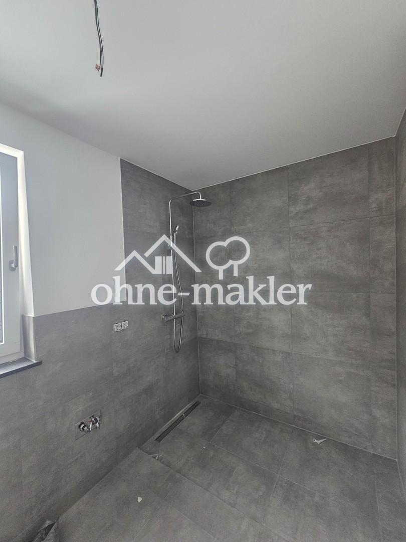 Erstbezug Reihenhaus im neuen 8-Familienhaus nach KFW 40 Standard - Foto 2