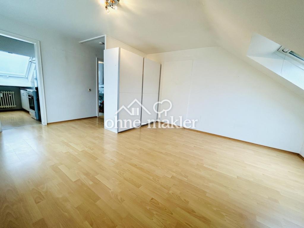 Helle Dachgeschosswohnung in ruhiger Lage – Ideal für Singles oder Pendler - Photo 1