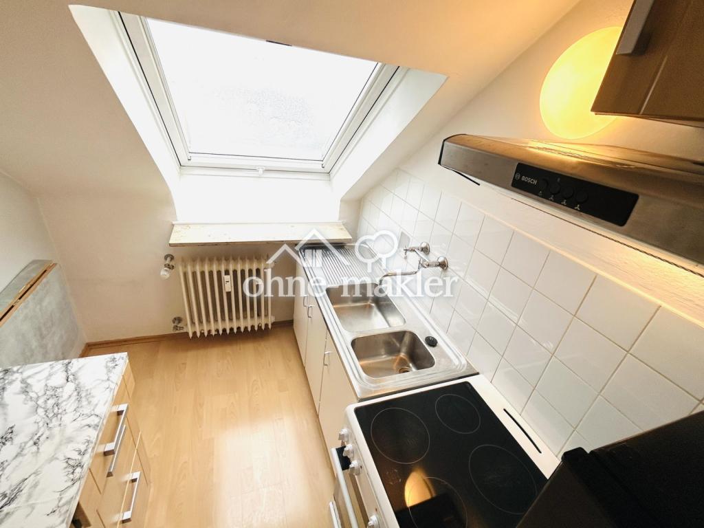 Helle Dachgeschosswohnung in ruhiger Lage – Ideal für Singles oder Pendler - Photo 2