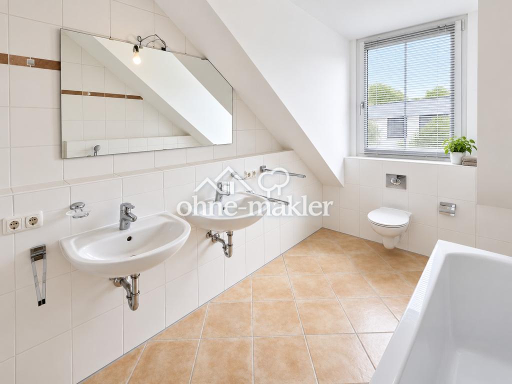 Schöne DG-Wohnung mit Einbauküche im Herzen Haar's - Photo 4