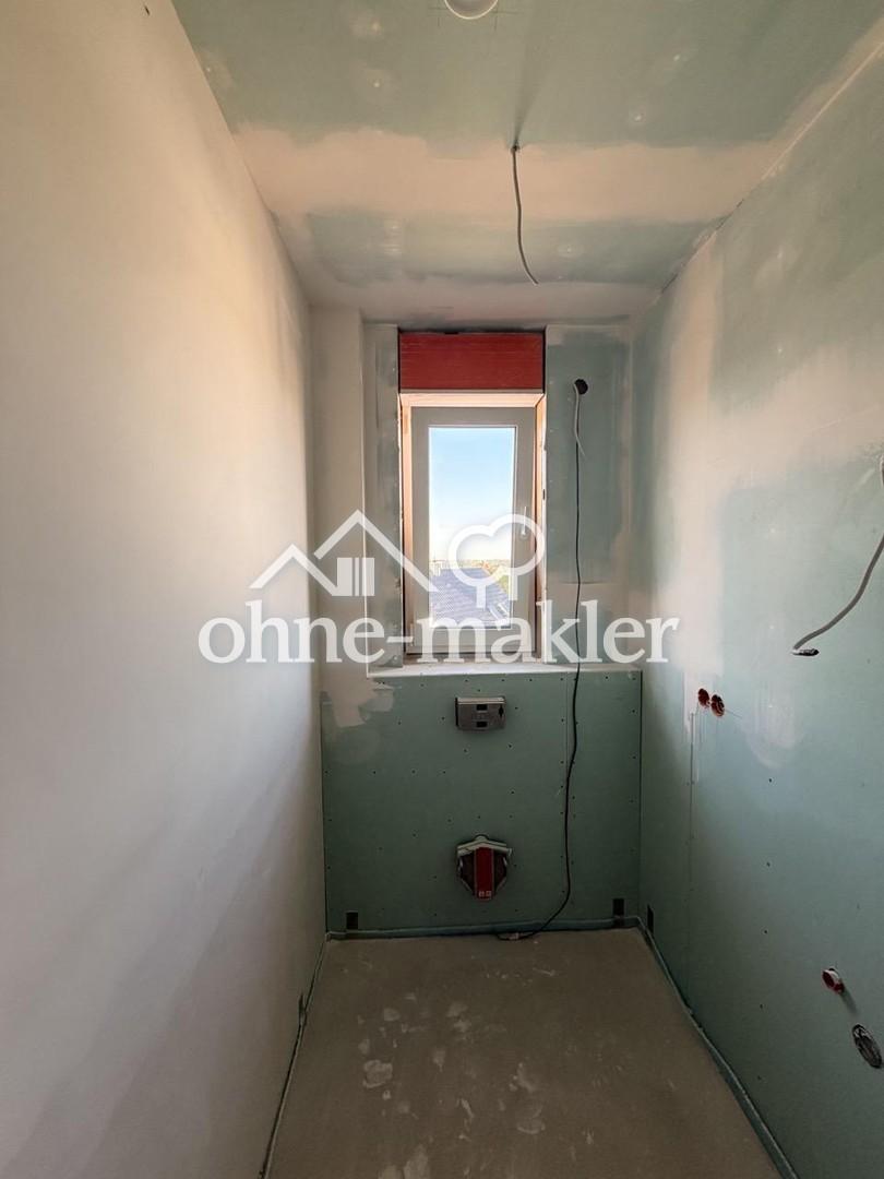 ERSTBEZUG: 3-Zimmer-Penthousewohnung mit zwei Balkonen und Weitblick - Foto 1