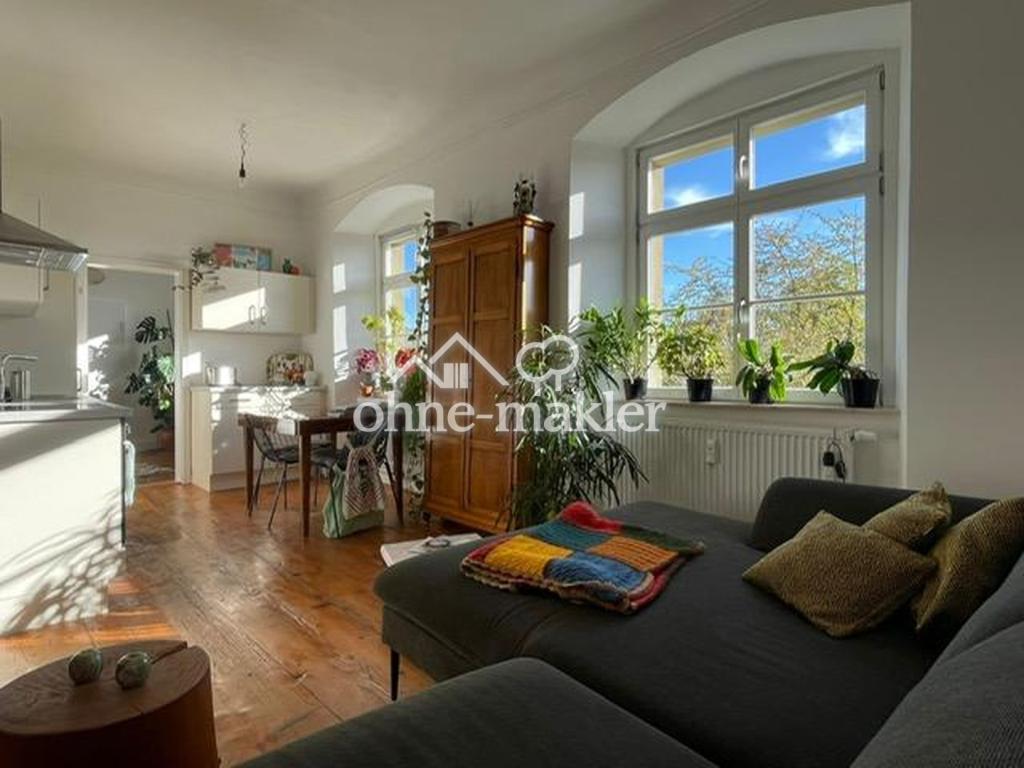 Traumwohnung für Singles: Denkmal-Charme trifft Moderne – Schloss Hirschlatt - Foto 1